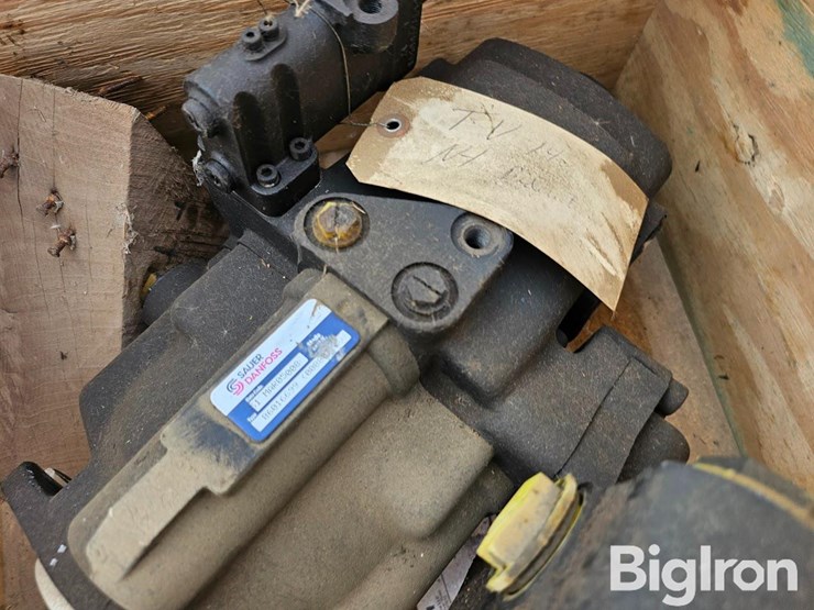 new-holland-7840-image-10