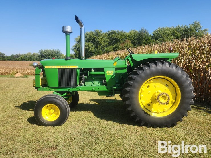 1973-john-deere-4320-image-8
