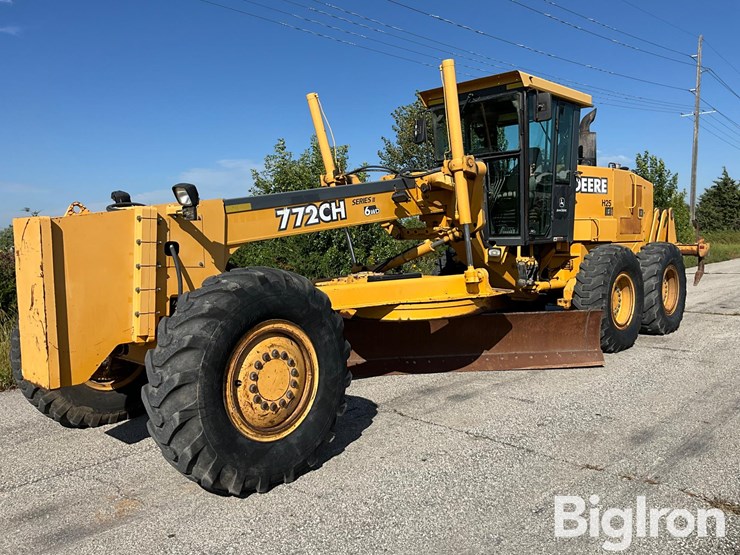 2002-deere-772ch-image-1