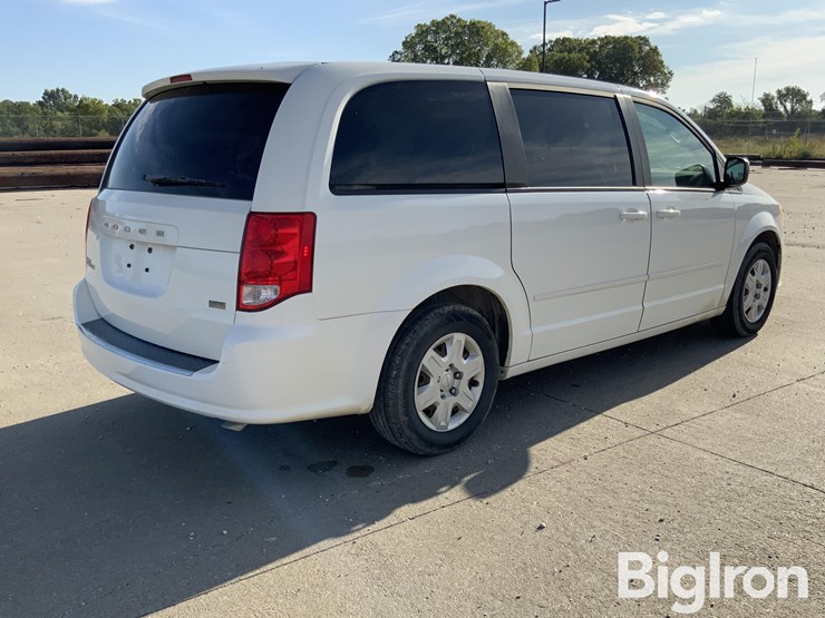 2011-dodge-caravan-image-5