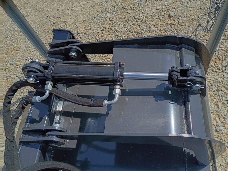 #l39-022-•-wolverine-grapple-bucket-skid-steer-attachment-image-10