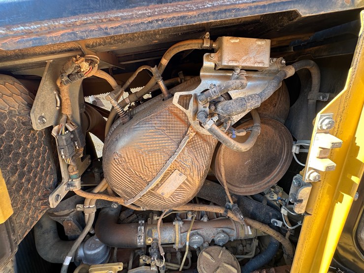 2019-caterpillar-d5-lgp-image-37