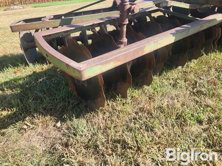 john-deere-8-image-19