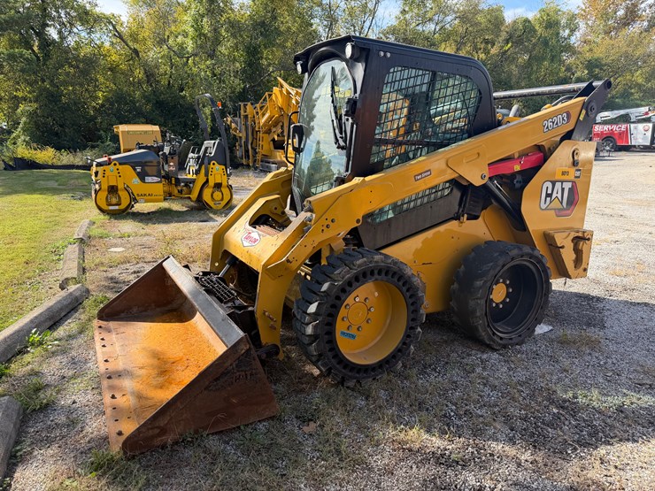 caterpillar-262d3-image-1