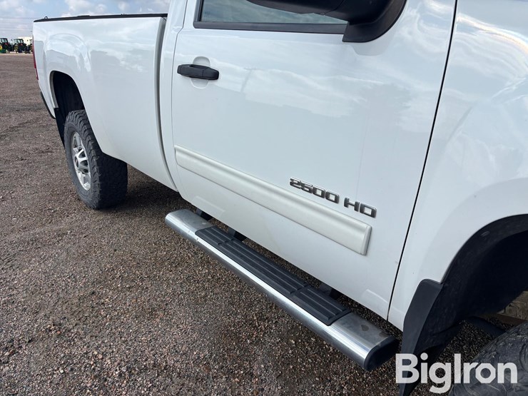 2011-gmc-sierra-2500-image-14