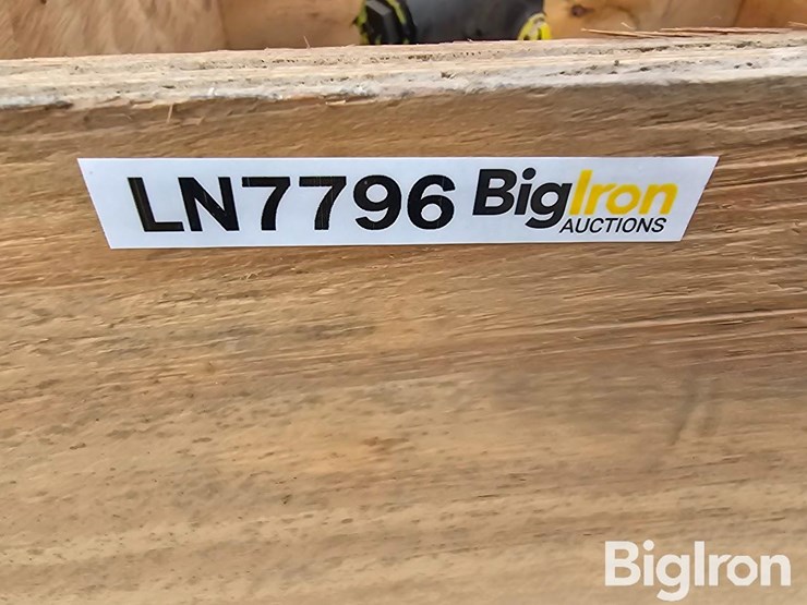 new-holland-7840-image-14