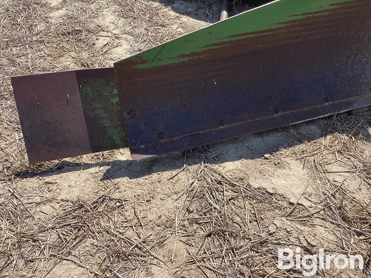john-deere-12-image-19