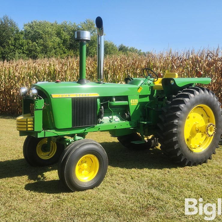 1973 JOHN DEERE 4320