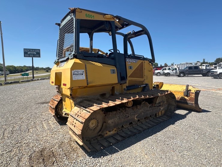 2014-deere-650k-lgp-image-3
