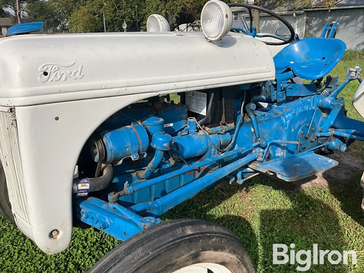 1951-ford-8n-image-14
