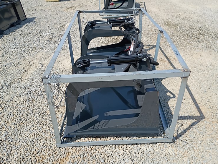 #l39-022-•-wolverine-grapple-bucket-skid-steer-attachment-image-3