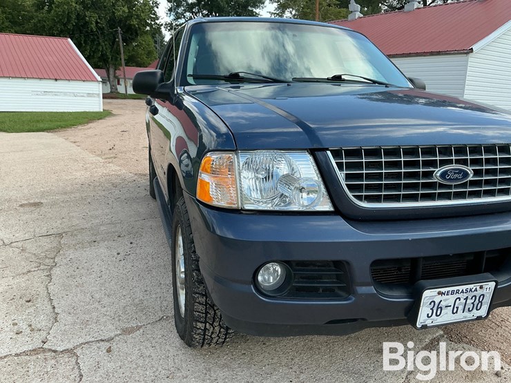 2004-ford-explorer-xlt-image-10