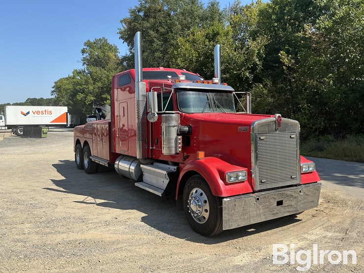 2009-kenworth-w900-image-3