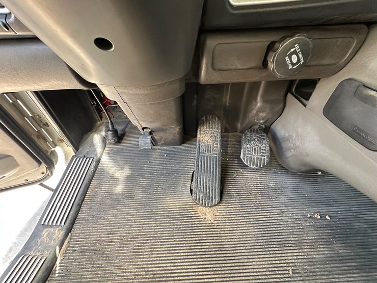 2007-kenworth-t800-image-59
