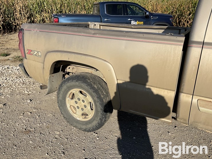2004-chevrolet-silverado-1500-image-13