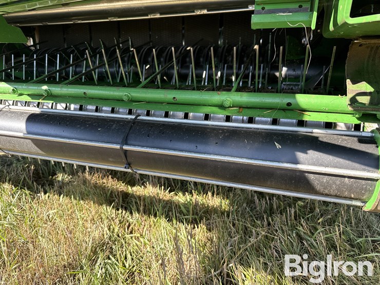 2022-john-deere-560m-image-18