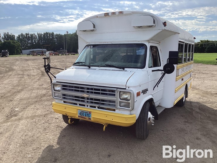 1991-chevrolet-g30-image-1