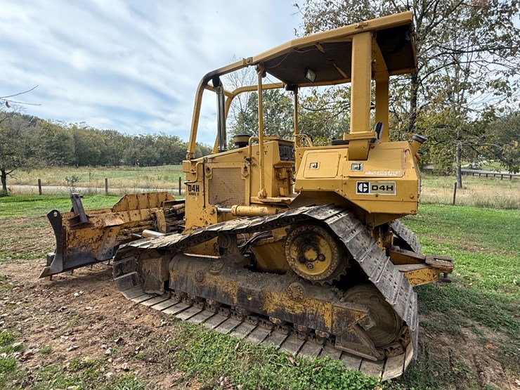 caterpillar-d4h-image-2