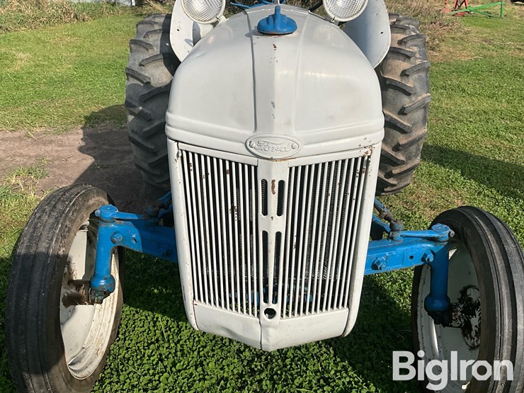 1951-ford-8n-image-18