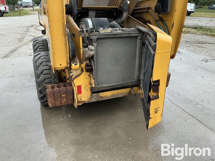 2009-john-deere-325-image-17