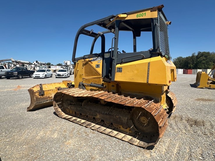 2014-deere-650k-lgp-image-2