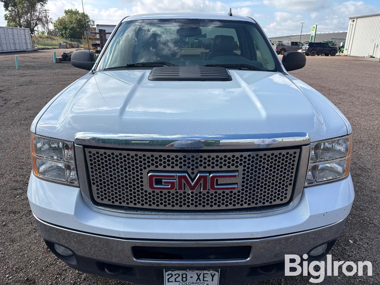 2011-gmc-sierra-2500-image-11