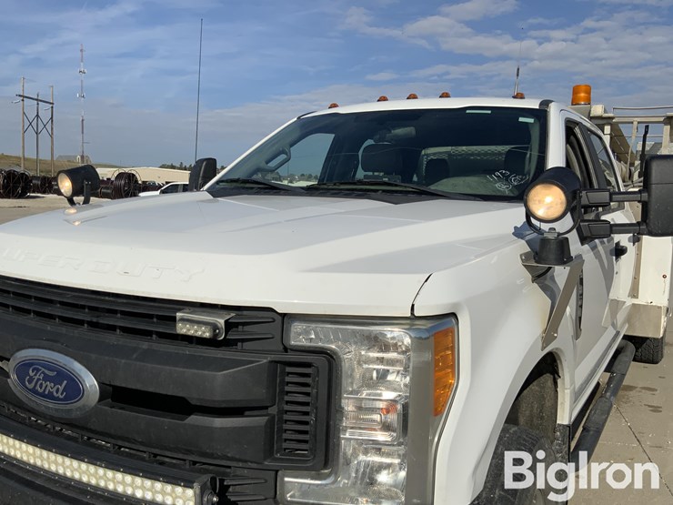 2017-ford-f350-xl-image-11