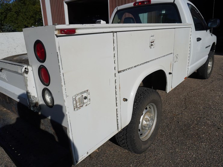 2005-dodge-ram-2500-image-13