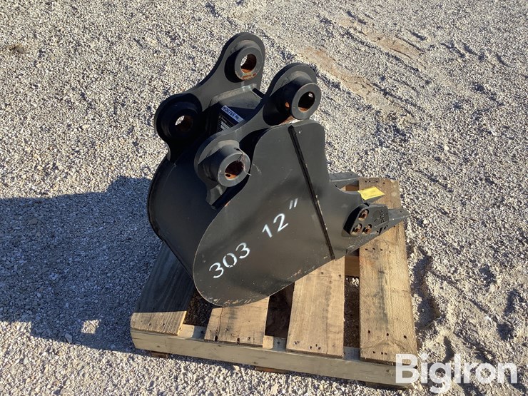 2023-caterpillar-303-image-5
