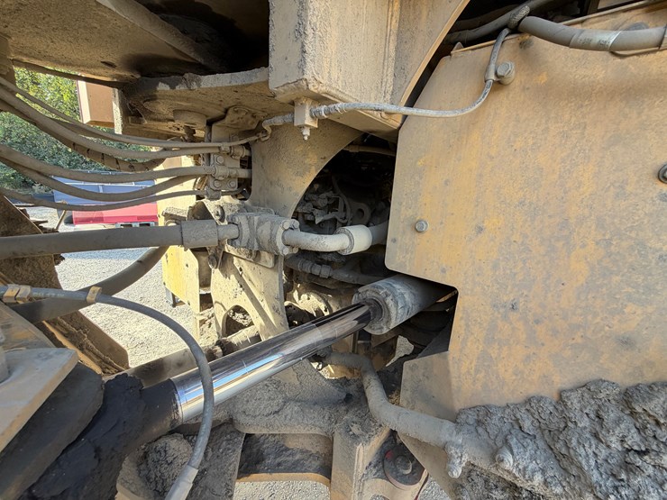 caterpillar-966m-image-25