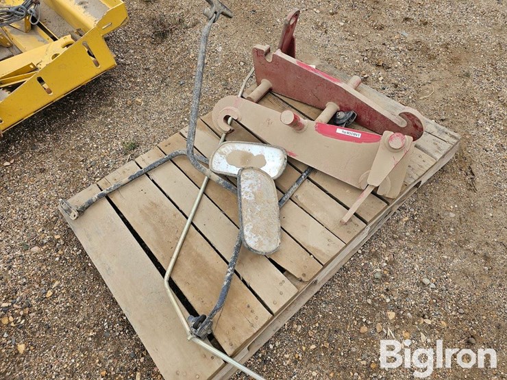 new-holland-tv140-image-5