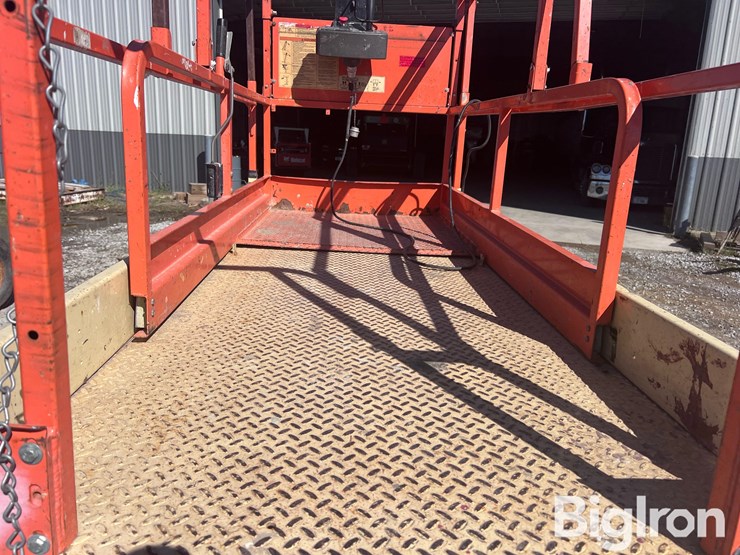 2000-jlg-2646e3-image-19