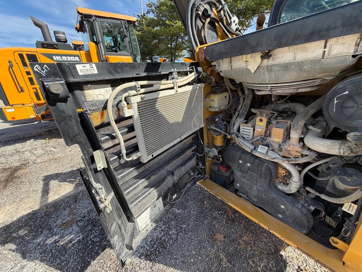 caterpillar-262d3-image-18