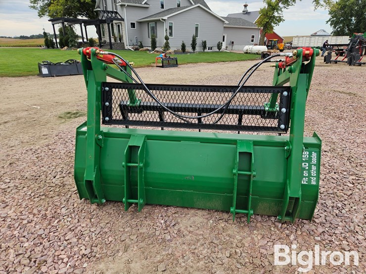 2024-john-deere-158-image-6