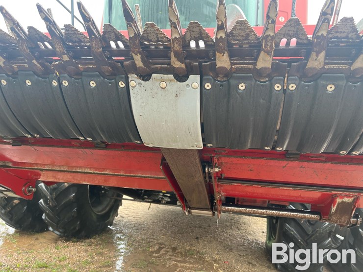 2012-case-ih-3020-image-11
