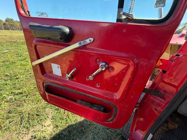 ford-l9000-image-52