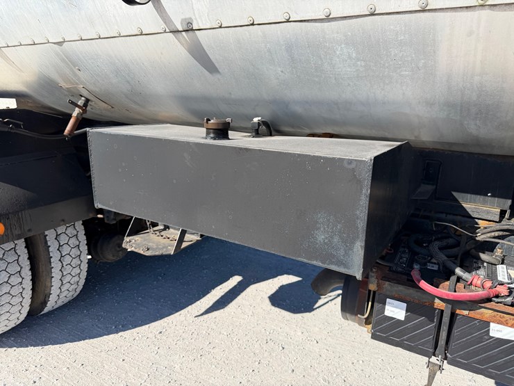 ford-f700-image-14