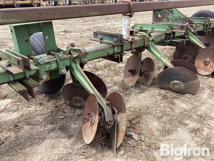 john-deere-28-image-14