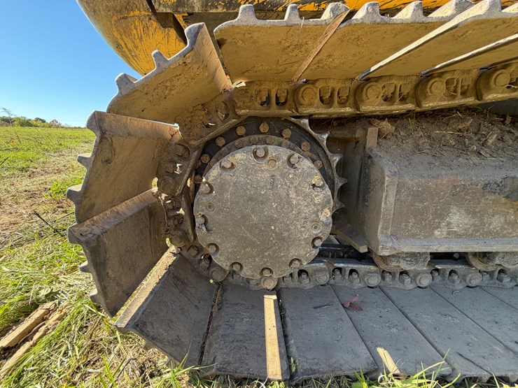 deere-200-lc-image-22