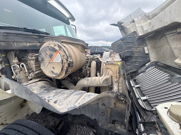 2009-international-durastar-4300-image-18