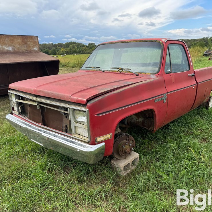 1985 CHEVROLET CUSTOM DELUXE 20