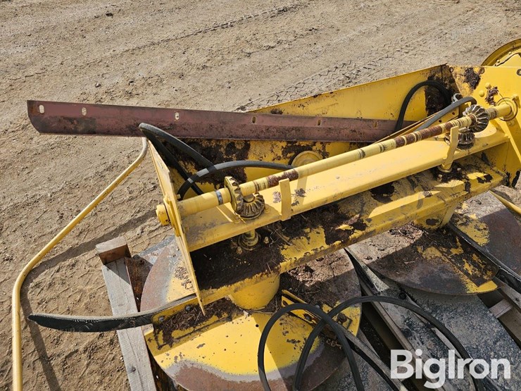 new-holland-70-image-11