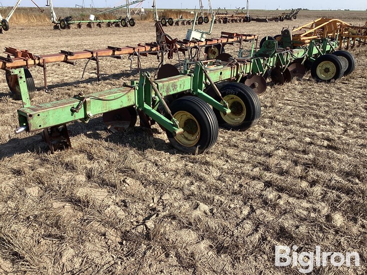 john-deere-30-image-3
