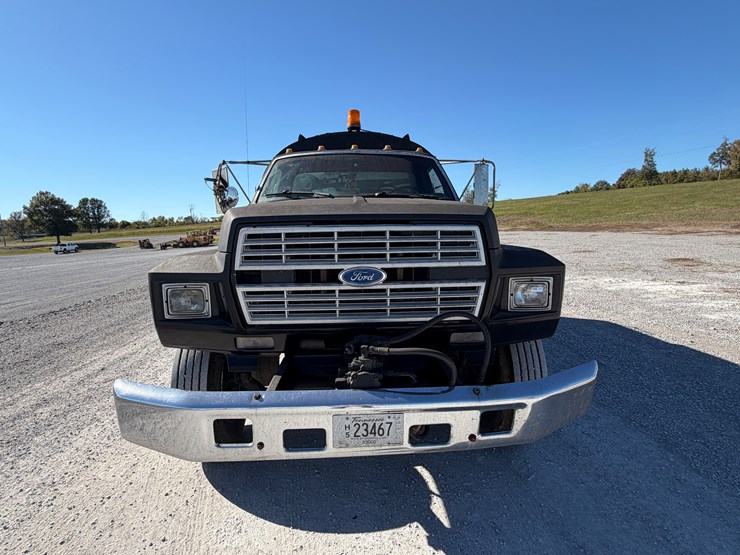 ford-f700-image-3