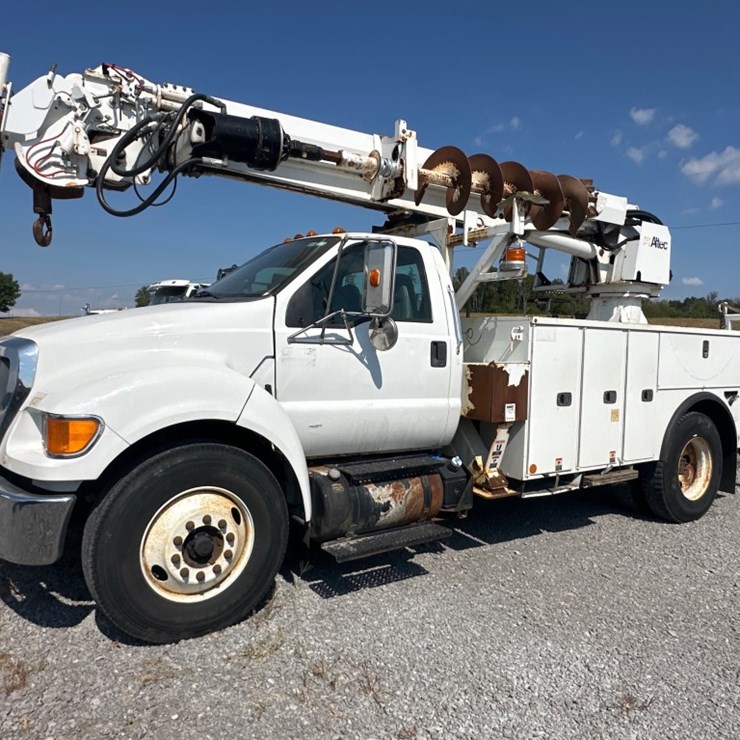 2012 FORD F750 XL