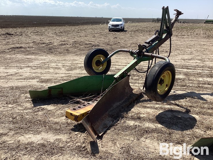 john-deere-12-image-5