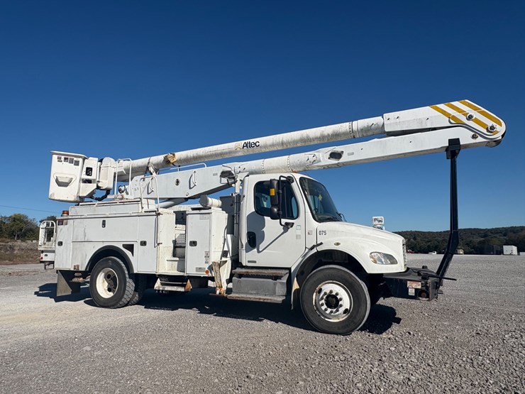 #29360-•-freightliner-m2-single-axle-bucket-truck-image-2