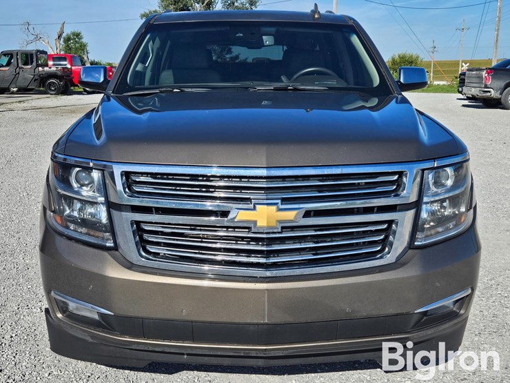 2016-chevrolet-suburban-image-2