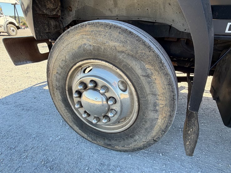 ford-f700-image-10