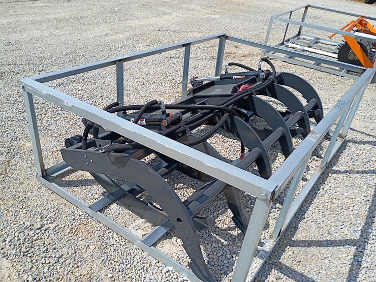 #l39-003-•-wolverine-brush-grapple-skid-steer-attachment-image-8